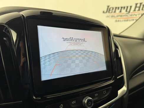Used 2018 Chevrolet Traverse LT FWD image 3