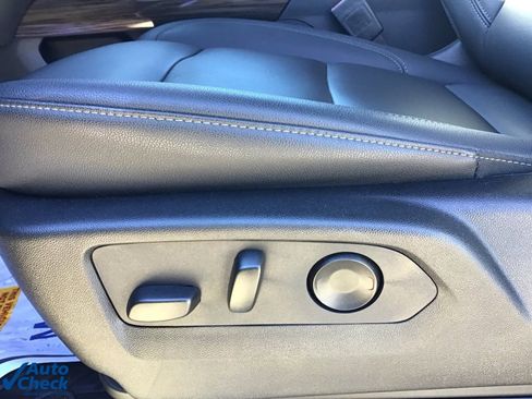 Used 2025 Chevrolet Silverado 1500 LT image 32