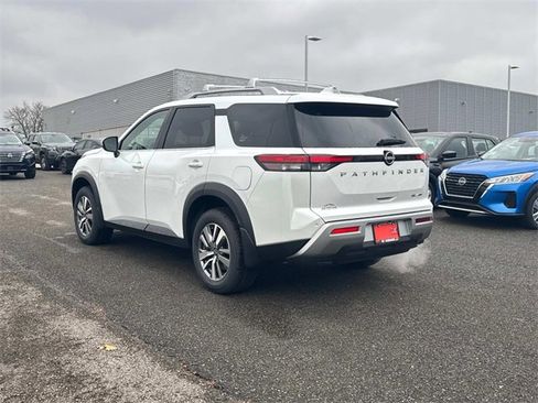 New 2025 Nissan Pathfinder SL image 6