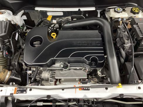 Used 2024 GMC Terrain SLE w/ LPO, Floor Liner Package image 31