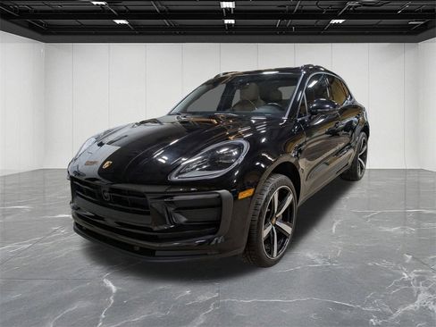 Used 2022 Porsche Macan w/ Premium Package Plus image 1