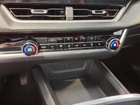 Used 2026 Chevrolet Equinox LT w/ Convenience Package II FWD image 14