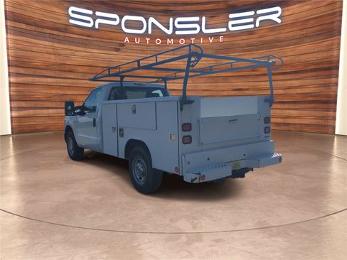 Used 2016 Ford F250 XL w/ Power Equipment Group RWD image 3