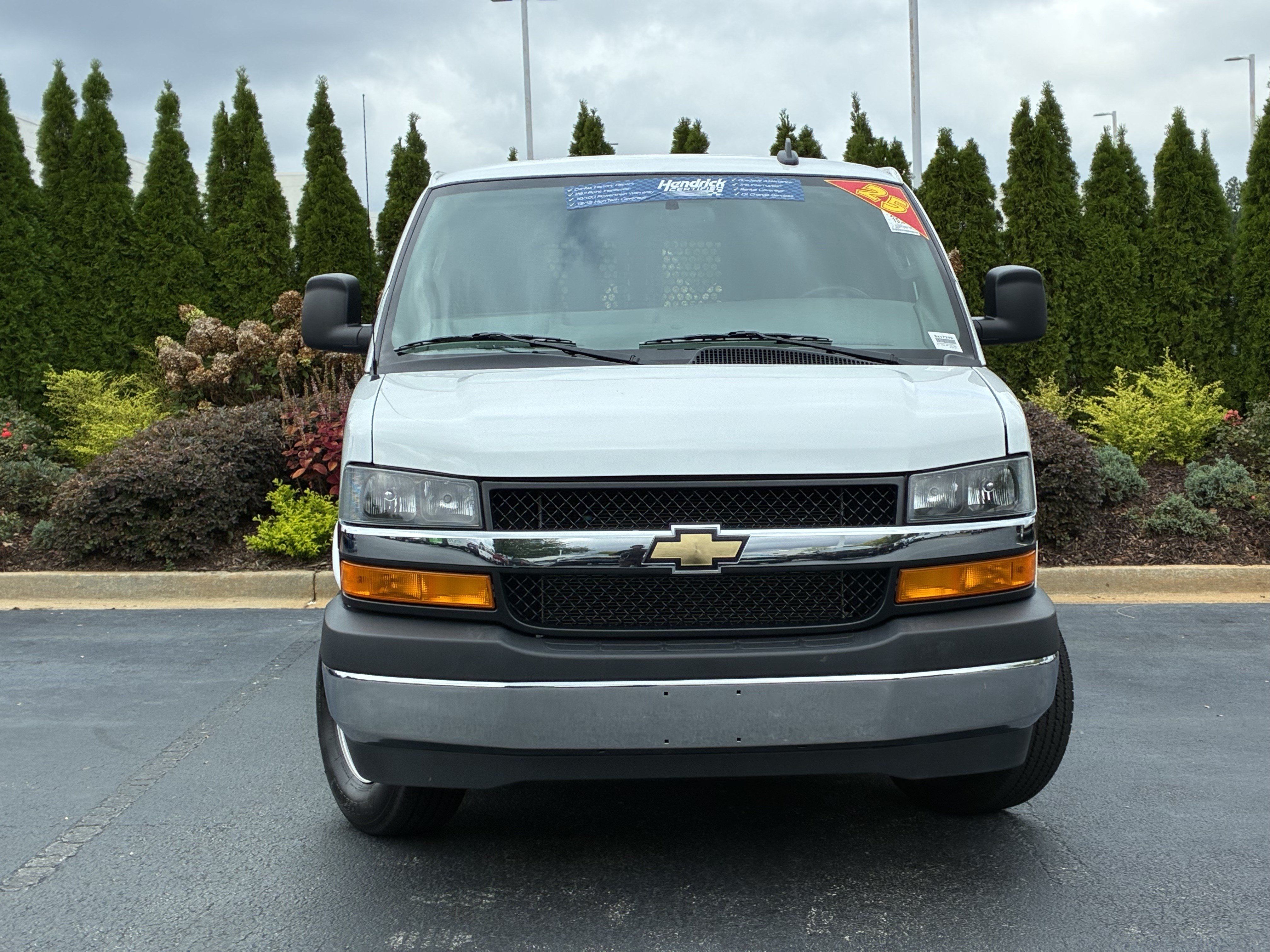 Used 2025 Chevrolet Express 2500 w/ Driver Convenience Package RWD image 5