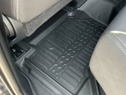 Used 2025 Toyota Tacoma SR5 w/ SR5 Upgrade Package AWD/4WD image 29