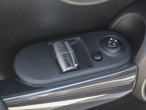 Used 2017 MINI Cooper 2-Door Hardtop image 26