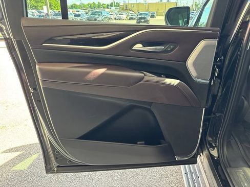 Used 2022 Cadillac Escalade ESV Sport Platinum w/ LPO, ONYX Package AWD/4WD image 15