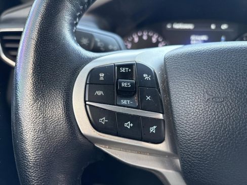 Used 2023 Ford Explorer XLT w/ Equipment Group 202A image 13