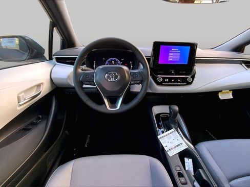 Used 2026 Toyota Corolla SE FWD image 6