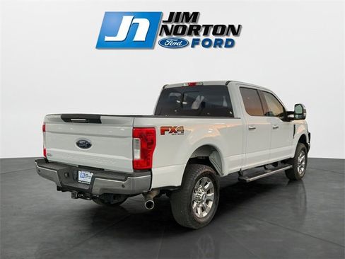 Used 2018 Ford F250 Lariat w/ Chrome Package image 3