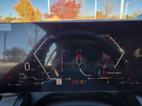 Used 2026 BMW 530i xDrive w/ M Sport Package AWD/4WD image 22