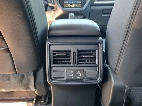 Used 2025 Subaru Forester Premium AWD/4WD image 25