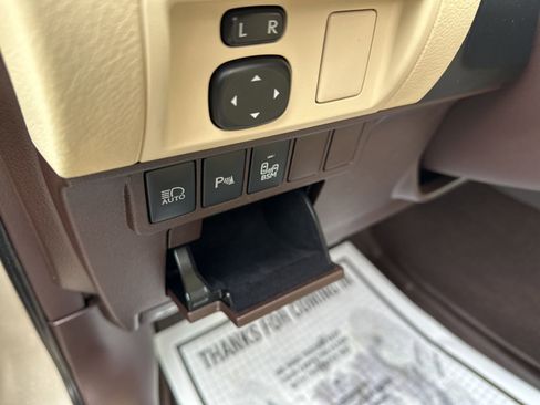 Used 2018 Lexus ES 350 w/ Navigation System Package image 12