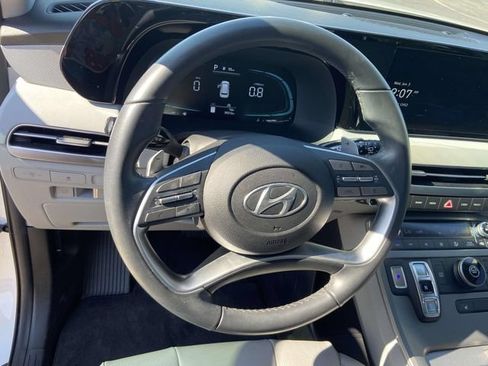 Used 2024 Hyundai Palisade SEL FWD image 13