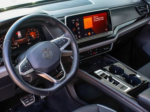 Used 2024 Volkswagen Atlas Peak Edition SE AWD/4WD image 16