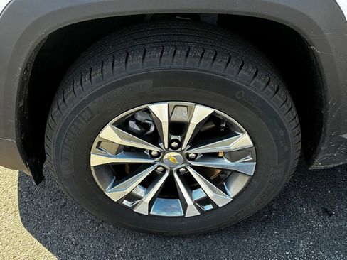 Used 2026 Chevrolet Equinox LT w/ Convenience Package II AWD/4WD image 14