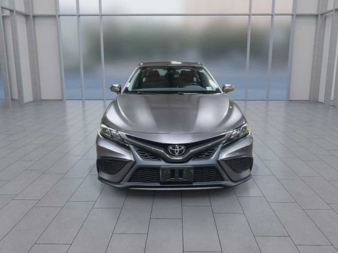 Used 2024 Toyota Camry SE AWD/4WD image 3