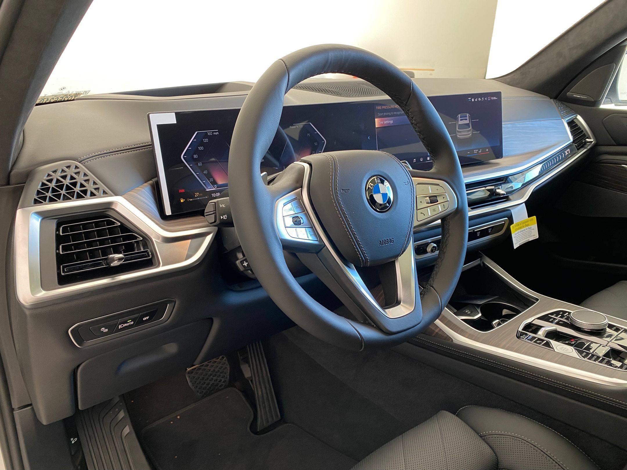 Used 2026 BMW X7 xDrive40i AWD/4WD image 4