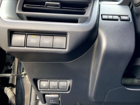 Used 2025 Toyota Prius LE FWD image 33