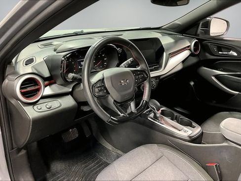 Used 2024 Chevrolet Trax RS w/ Driver Confidence Package FWD image 16