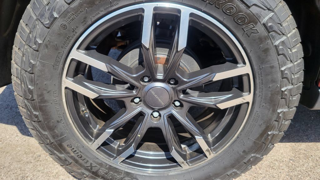 Used 2014 Jeep Patriot Latitude FWD image 16