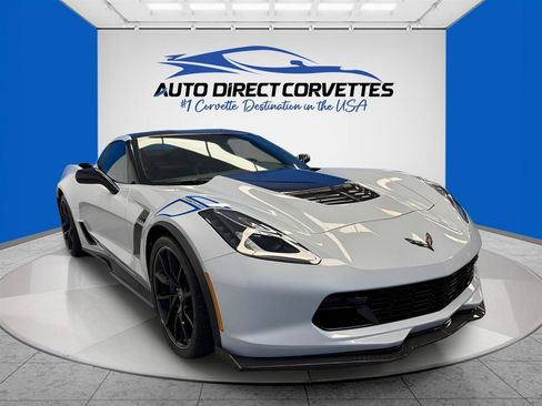 Used 2018 Chevrolet Corvette Z06 w/ Carbon 65 Edition RWD image 13