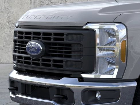 New 2026 Ford F350 XL w/ XL Chrome Package AWD/4WD image 17