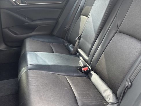 Used 2018 Honda Accord Sport image 9
