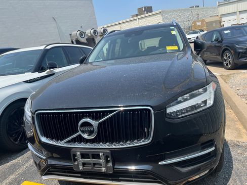 Used 2017 Volvo XC90 T6 Momentum w/ Vision Package AWD/4WD image 6