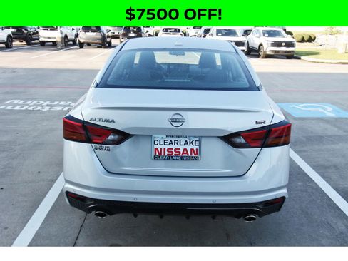New 2025 Nissan Altima 2.5 SR w/ SR Premium Package image 7
