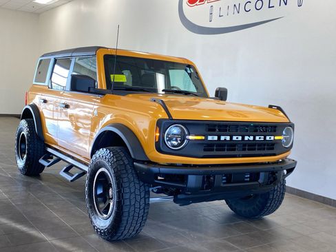 Used 2021 Ford Bronco Black Diamond AWD/4WD image 2
