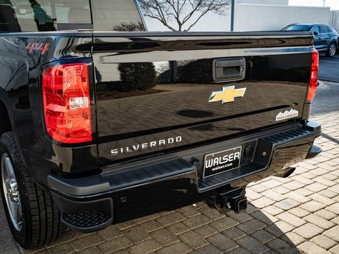 Used 2018 Chevrolet Silverado 2500 High Country image 20