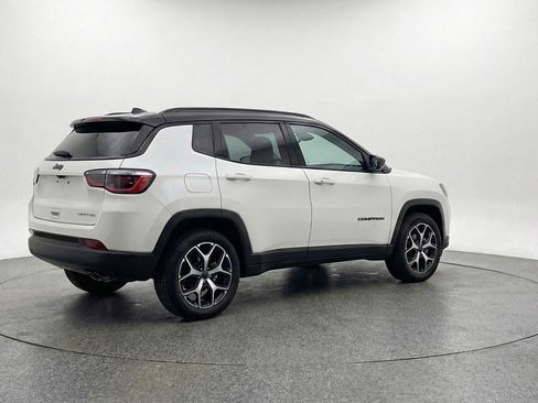 Used 2025 Jeep Compass Limited AWD/4WD image 9