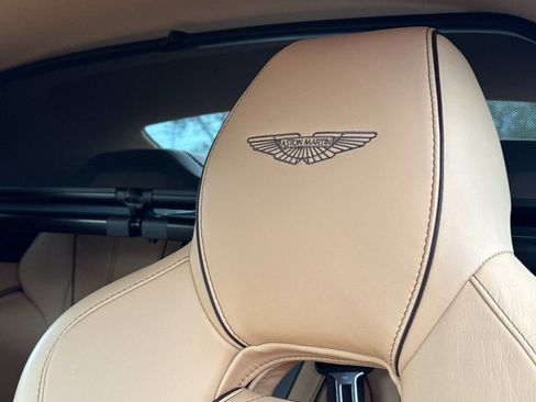 Used 2014 Aston Martin DB9 Volante image 5