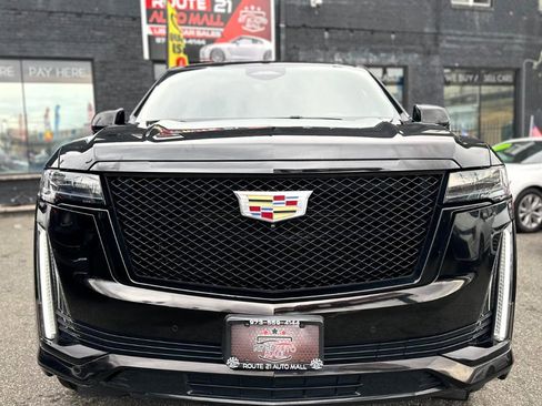 Used 2023 Cadillac Escalade Sport AWD/4WD image 2