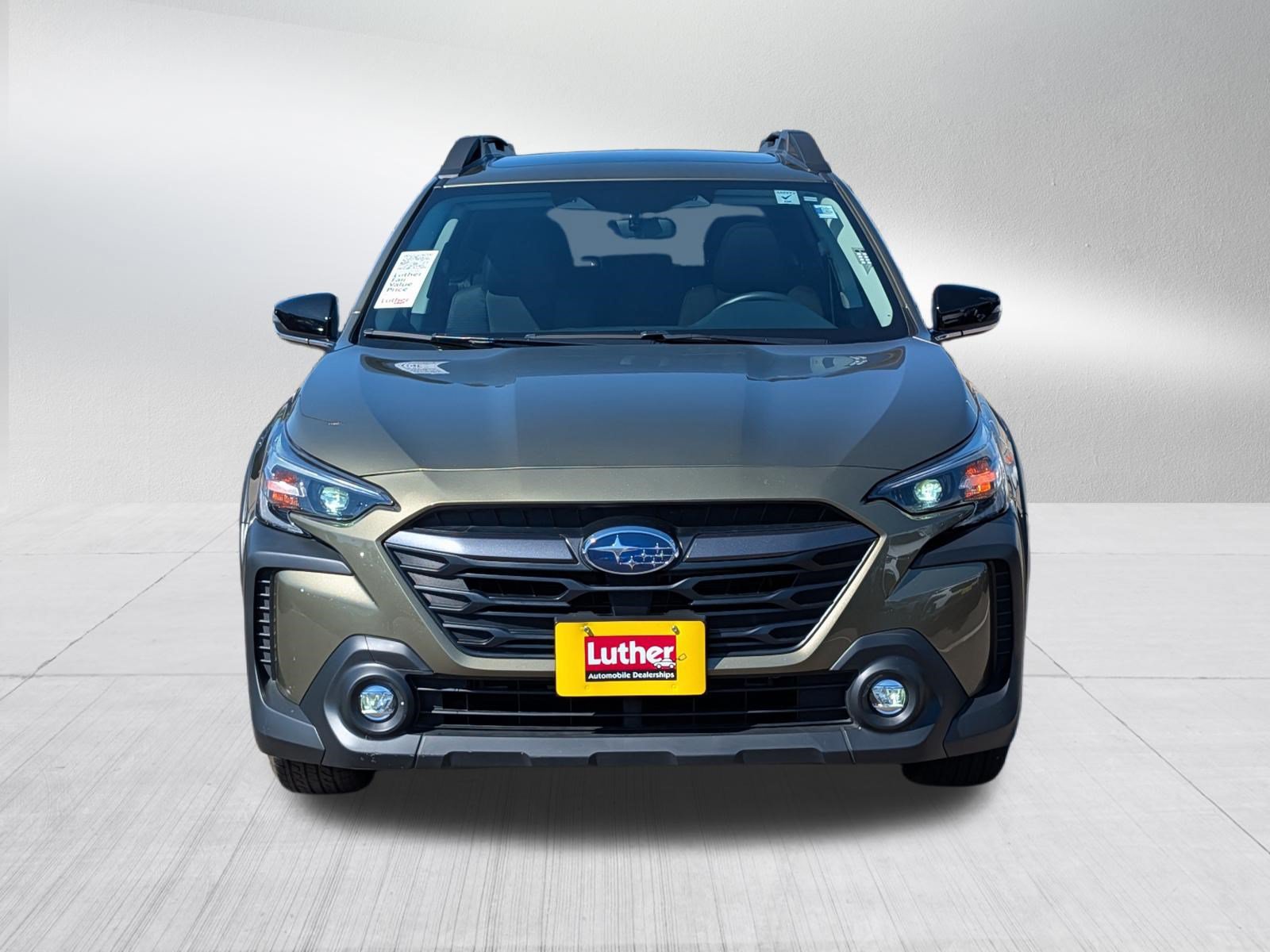 Certified 2025 Subaru Outback Premium AWD/4WD image 2