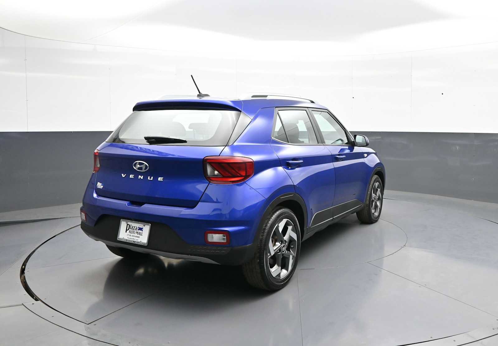 Certified 2023 Hyundai Venue SEL w/ Cargo Package FWD image 6