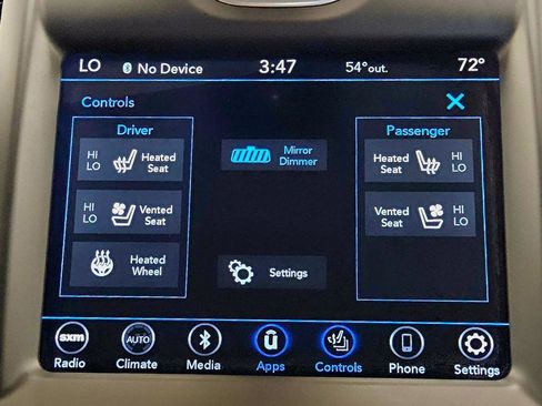 Used 2018 Chrysler 300 Limited image 25