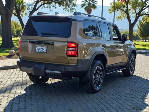 Used 2024 Toyota Land Cruiser image 5