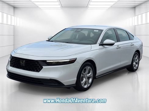 Certified 2023 Honda Accord LX image 3
