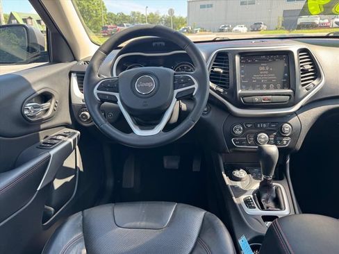 Used 2018 Jeep Cherokee Trailhawk w/ Quick Order Package 27L AWD/4WD image 14