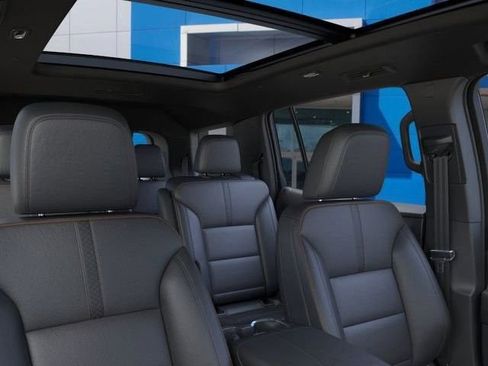 New 2026 Chevrolet Traverse High Country FWD image 25