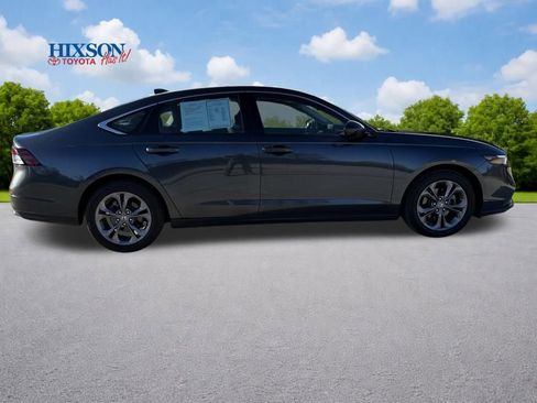 Used 2023 Honda Accord EX image 8