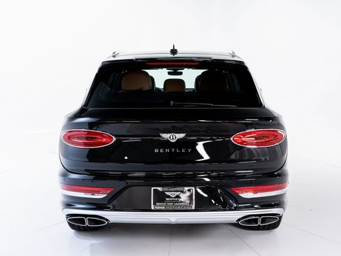 New 2025 Bentley Bentayga Extended Wheelbase image 4