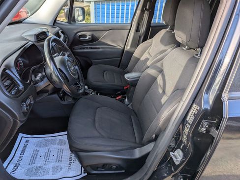 Used 2016 Jeep Renegade Latitude AWD/4WD image 25