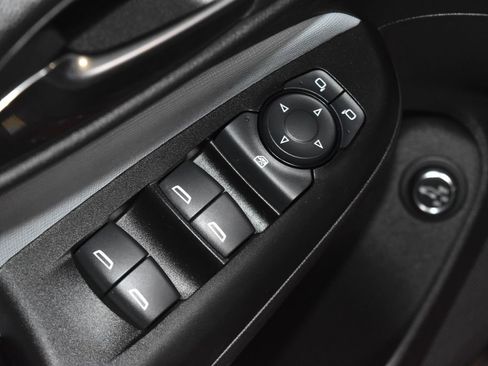 Used 2025 Buick Envista Preferred w/ Convenience II Package FWD image 5