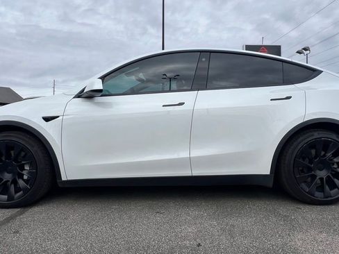 Used 2021 Tesla Model Y Long Range image 3