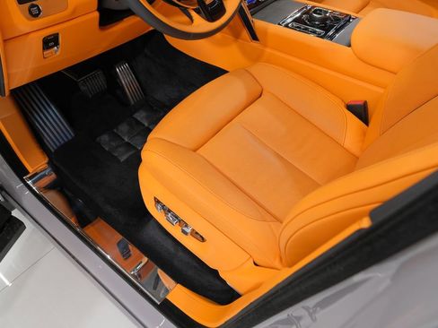 Used 2026 Rolls-Royce Cullinan AWD/4WD image 41
