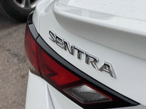 Used 2023 Nissan Sentra SR w/ SR Premium Package image 5