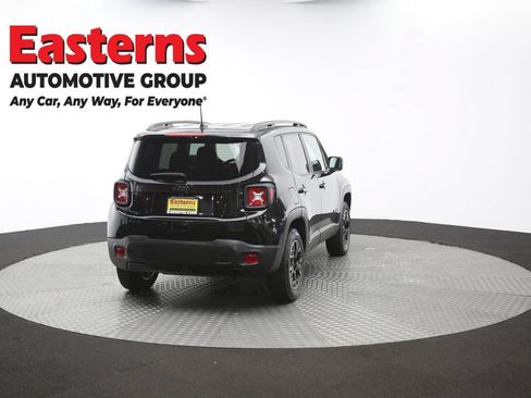 Used 2023 Jeep Renegade Latitude AWD/4WD image 40